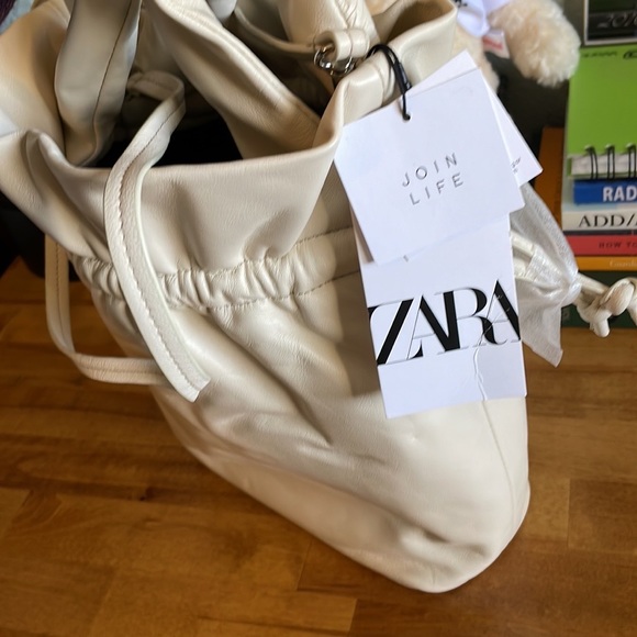 New ZATA CHAIN HANDLED QUILTED LEATHER BAG - Picture 12 of 12